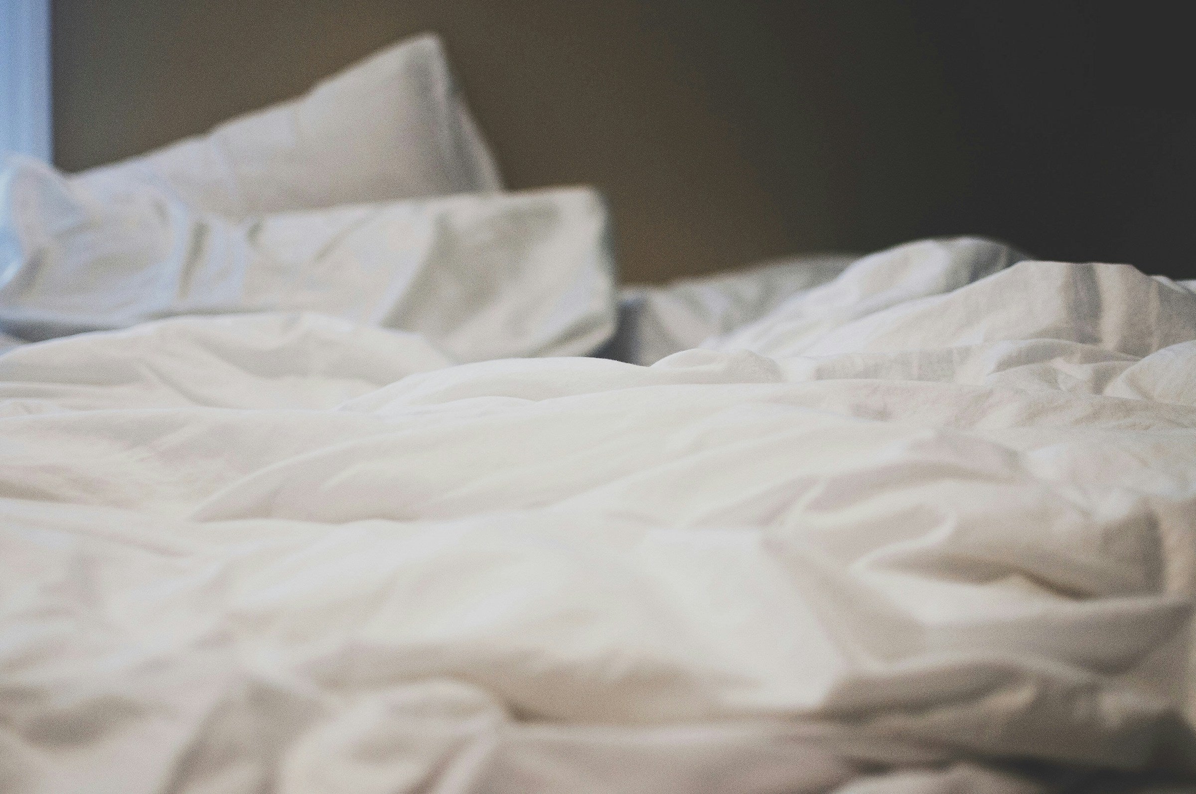 Cooling alternative to air conditioning for sleep during hot weather heatwaves